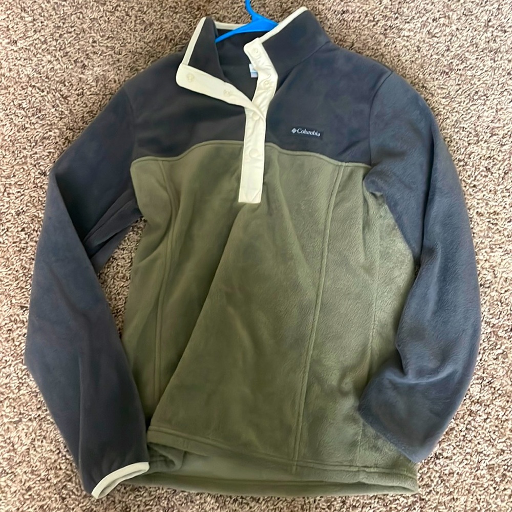Columbia Pullover, Gray & Green, Size Small